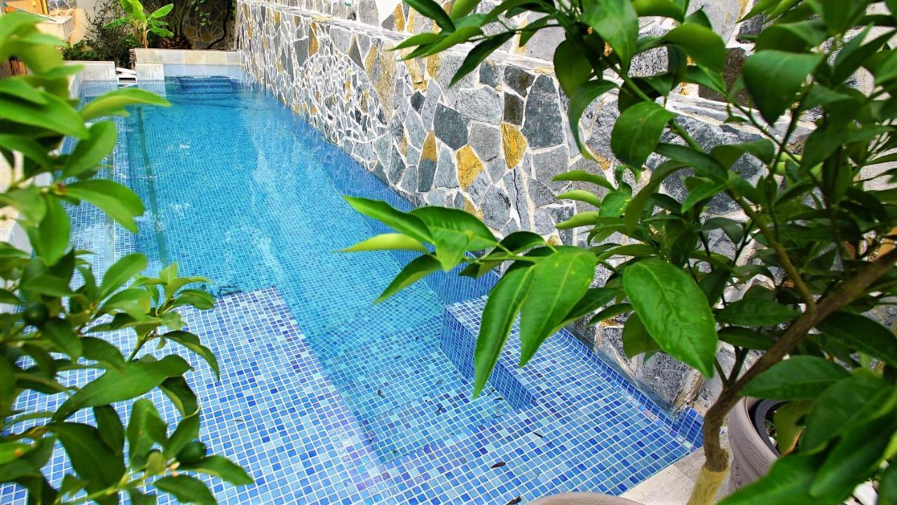 Penthouse Stoliv New Spa-Pool Villa Is Located 5M From The Sea, Exclusive Terrace,Private Jetty Wih Sunbeds, Pebble Beach, Secluded Location Total Area 375M2 At Your Disposal Котор Екстериор снимка
