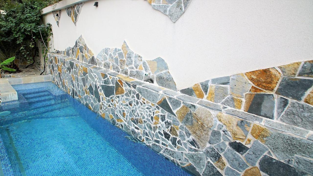 Penthouse Stoliv New Spa-Pool Villa Is Located 5M From The Sea, Exclusive Terrace,Private Jetty Wih Sunbeds, Pebble Beach, Secluded Location Total Area 375M2 At Your Disposal Котор Екстериор снимка