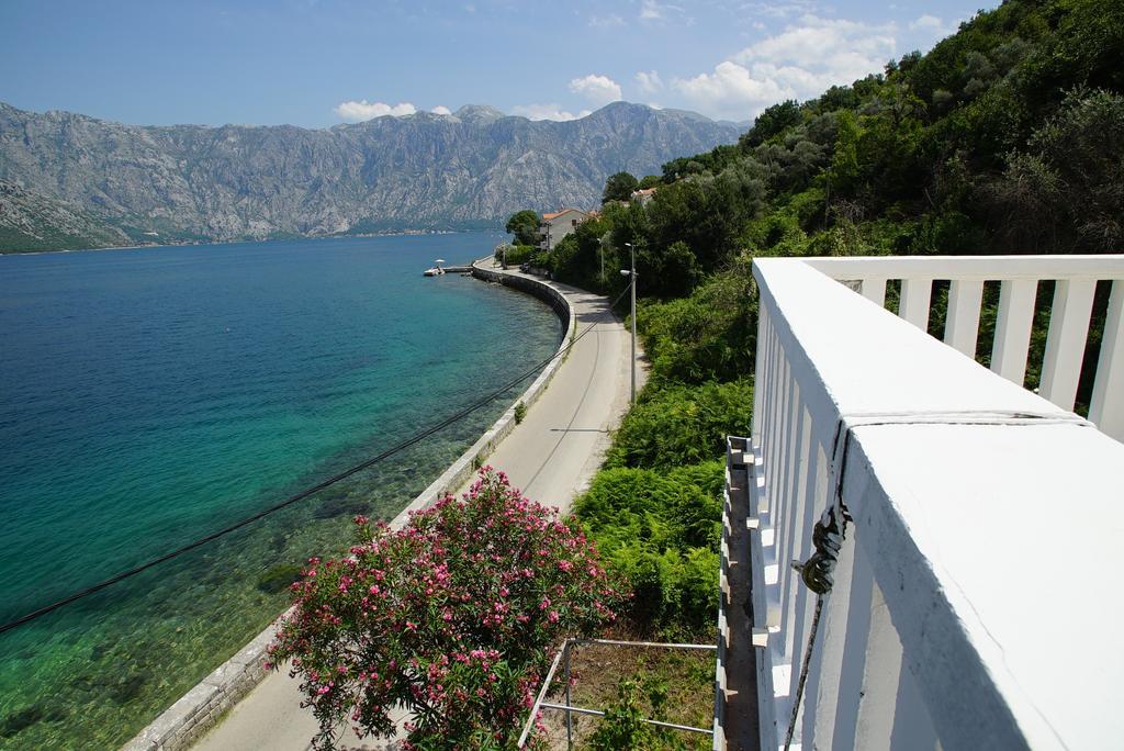 Penthouse Stoliv New Spa-Pool Villa Is Located 5M From The Sea, Exclusive Terrace,Private Jetty Wih Sunbeds, Pebble Beach, Secluded Location Total Area 375M2 At Your Disposal Котор Екстериор снимка