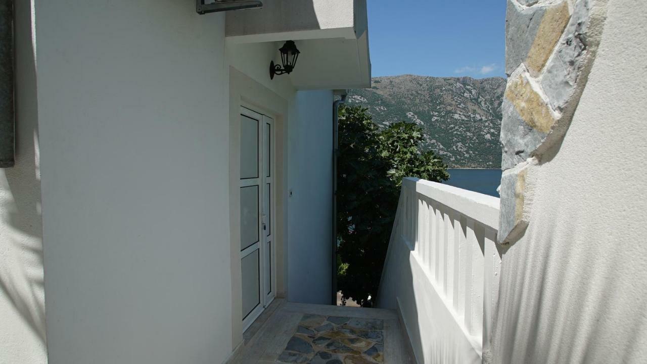 Penthouse Stoliv New Spa-Pool Villa Is Located 5M From The Sea, Exclusive Terrace,Private Jetty Wih Sunbeds, Pebble Beach, Secluded Location Total Area 375M2 At Your Disposal Котор Екстериор снимка
