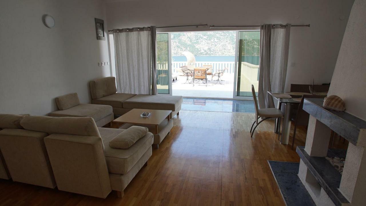 Penthouse Stoliv New Spa-Pool Villa Is Located 5M From The Sea, Exclusive Terrace,Private Jetty Wih Sunbeds, Pebble Beach, Secluded Location Total Area 375M2 At Your Disposal Котор Екстериор снимка