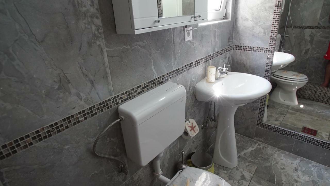 Penthouse Stoliv New Spa-Pool Villa Is Located 5M From The Sea, Exclusive Terrace,Private Jetty Wih Sunbeds, Pebble Beach, Secluded Location Total Area 375M2 At Your Disposal Котор Екстериор снимка