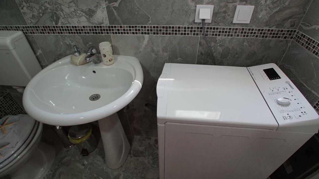 Penthouse Stoliv New Spa-Pool Villa Is Located 5M From The Sea, Exclusive Terrace,Private Jetty Wih Sunbeds, Pebble Beach, Secluded Location Total Area 375M2 At Your Disposal Котор Екстериор снимка