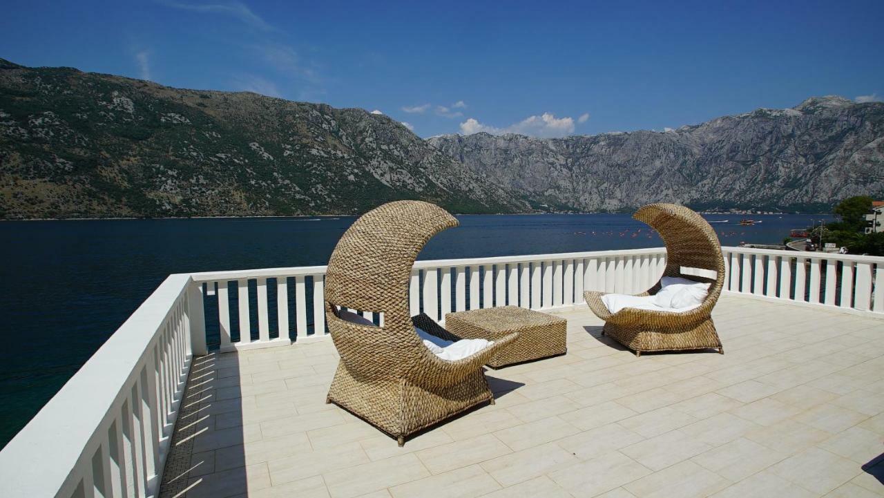 Penthouse Stoliv New Spa-Pool Villa Is Located 5M From The Sea, Exclusive Terrace,Private Jetty Wih Sunbeds, Pebble Beach, Secluded Location Total Area 375M2 At Your Disposal Котор Екстериор снимка